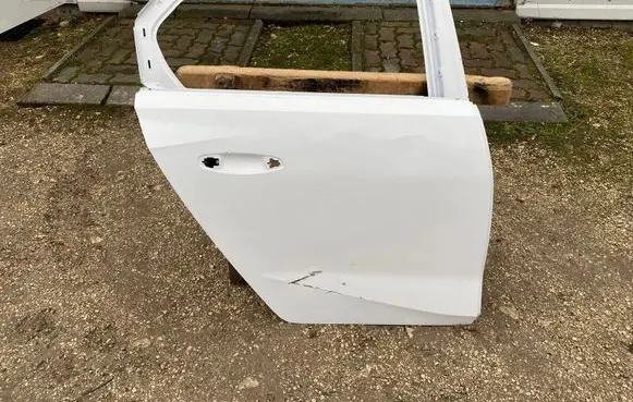 Opel Astra L Front door 9841862880