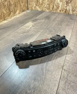Mercedes-Benz E W211 Climate control unit 2118300085 SW0103 HW0303