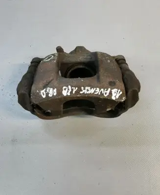 Toyota Avensis T270 Front brake caliper