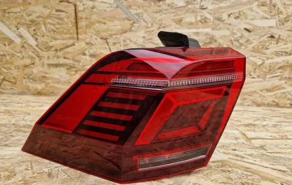 Volkswagen Tiguan Rear/tail lights 5NA945207K 0021488210 00214953