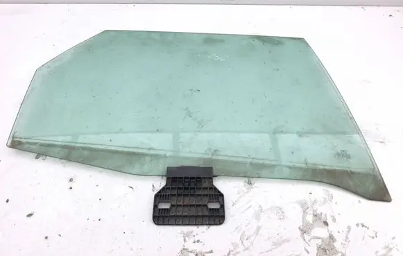 Audi A4 S4 B6 8E 8H Rear door window glass 8E0845255