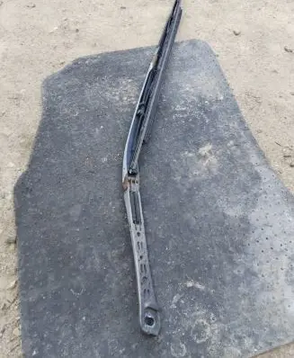 BMW 5 E39 Front wiper blade arm 8209879