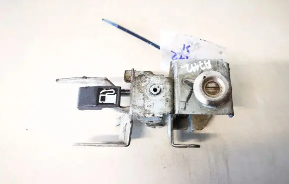 Rover 620 Fuel tank opening switch 