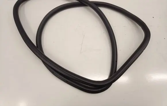 Mercedes-Benz C W206 Rear door rubber seal (on body) 