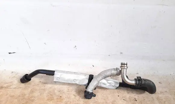 Porsche Macan (95B) Engine coolant pipe/hose 06L121051C
