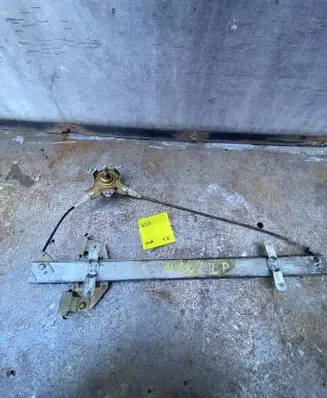 Hyundai H-100 Front door manual window regulator 