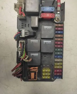 Land Rover Range Rover L322 Fuse module YQE500340 518957006 060621141512