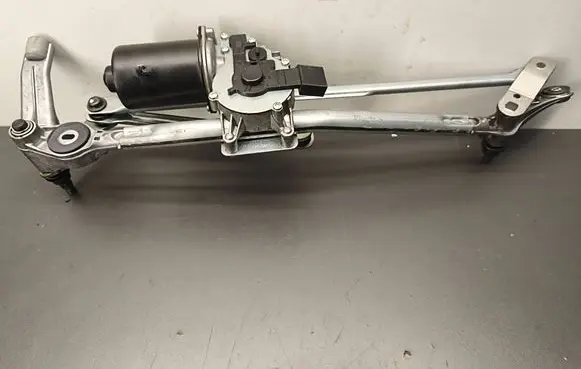 BMW 3 E90 E91 Front wiper linkage and motor 7161711 3769904