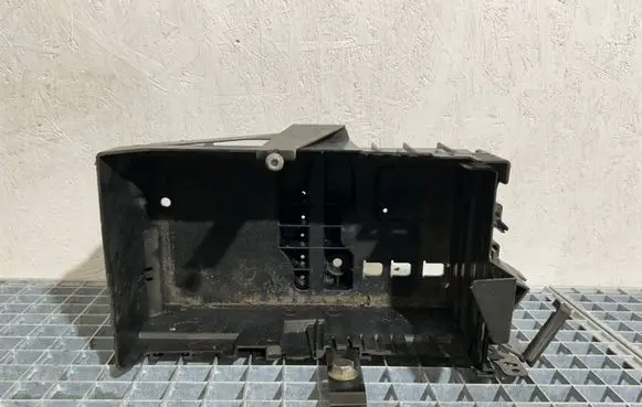 Opel Astra J Battery box tray 13308434