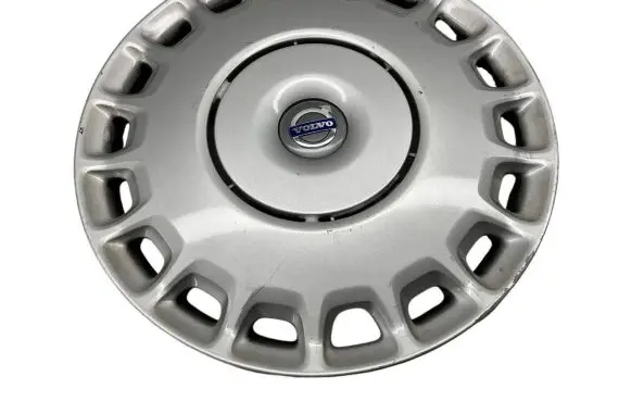 Volvo V50 R16 wheel hub/cap/trim 30760330
