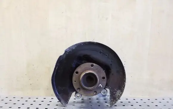 Rear wheel hub