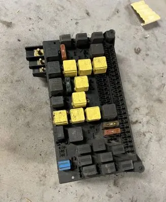Mercedes-Benz ML W163 Fuse module 1635450005 08200100 074868