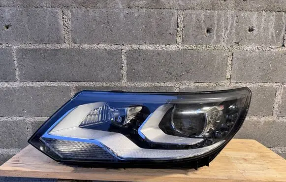 Volkswagen Tiguan Headlight/headlamp 5N1941751