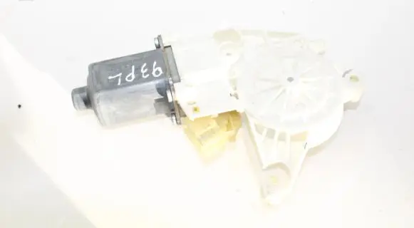 Mercedes-Benz ML W164 Front door window regulator motor 0130822273