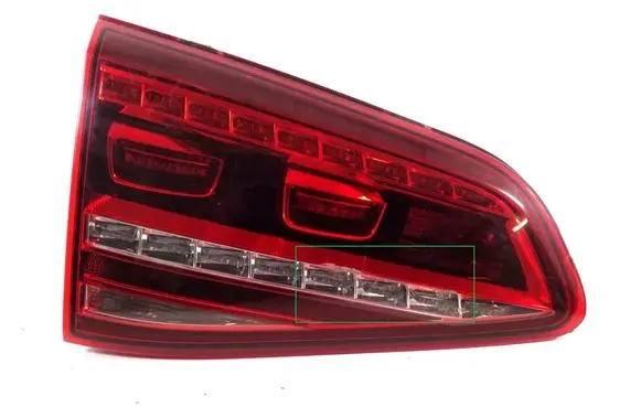 Tailgate rear/tail lights