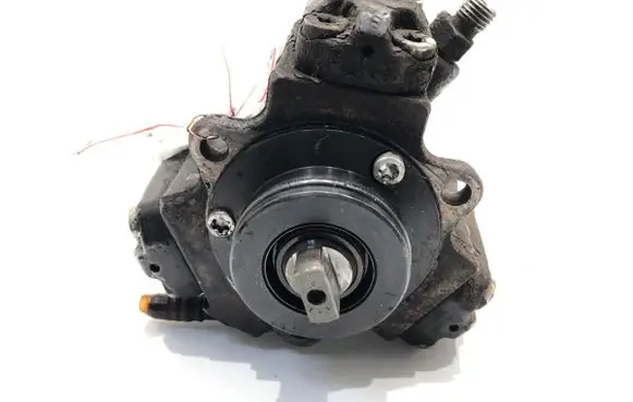 Mercedes-Benz Sprinter W906 Fuel injection high pressure pump 0986437102