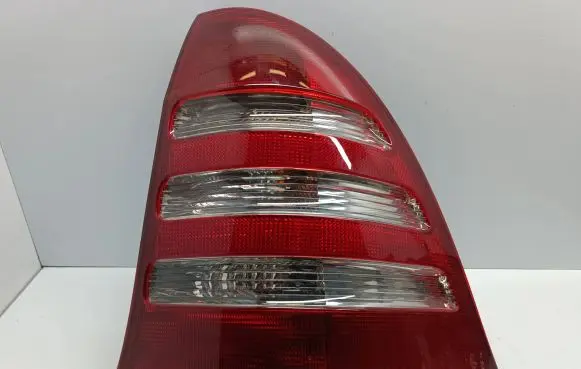 Mercedes-Benz C W203 Rear/tail lights 2VP008048