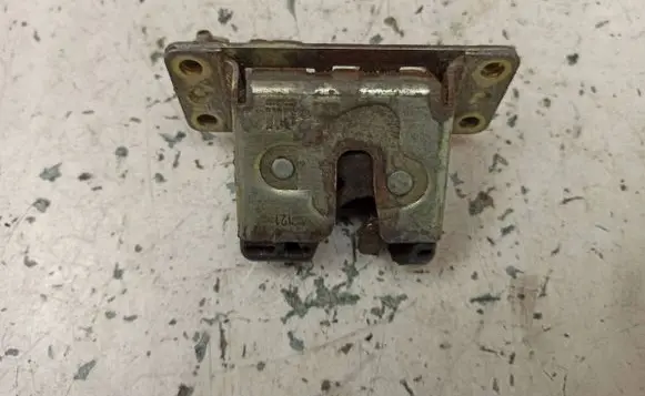 Opel Astra G Tailgate/trunk/boot lock/catch/latch 09130569
