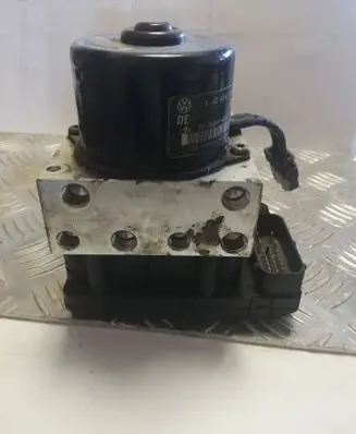 Volkswagen Golf IV ABS Pump 1J0907379G