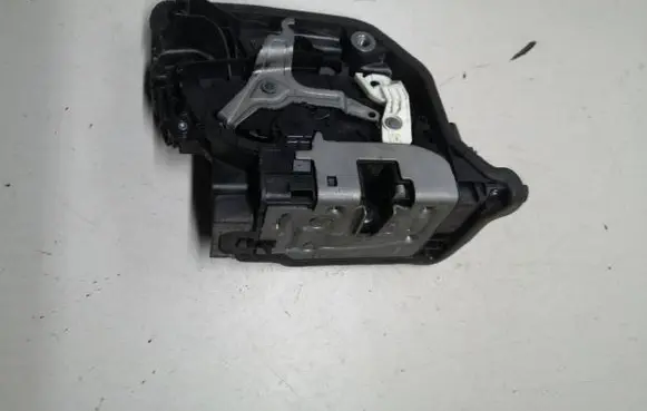 BMW X3 G01 Rear door lock 7473148