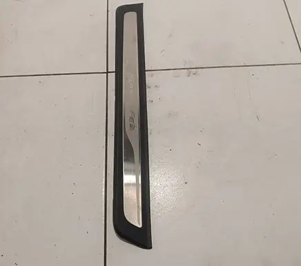 Hyundai Santa Fe Front sill trim cover 858742W500