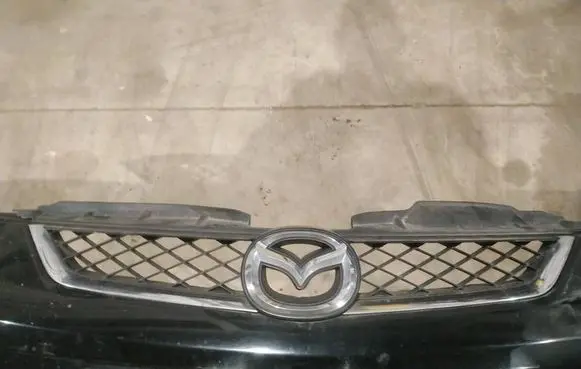 Mazda 5 Front grill