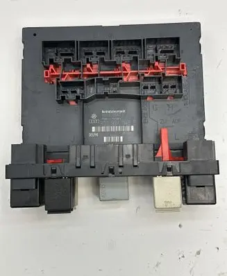 Skoda Octavia Mk2 (1Z) Comfort/convenience module 3C0937049E