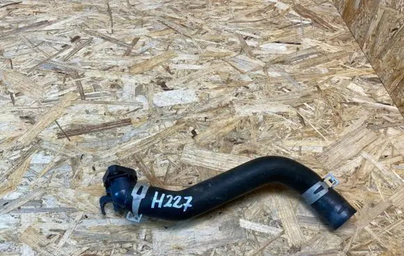 Toyota Yaris XP210 Engine coolant pipe/hose 16571K0050