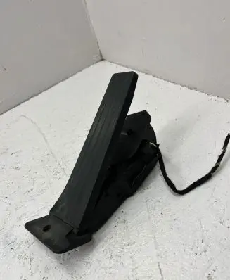 BMW 2 F46 Accelerator throttle pedal 6859999 21490710