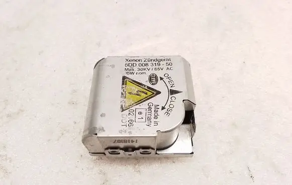 BMW X5 E53 Headlight ballast module Xenon 5DD00831950