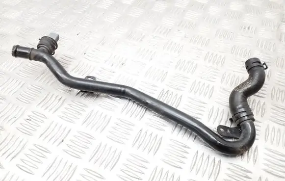 Volkswagen PASSAT B7 Engine coolant pipe/hose