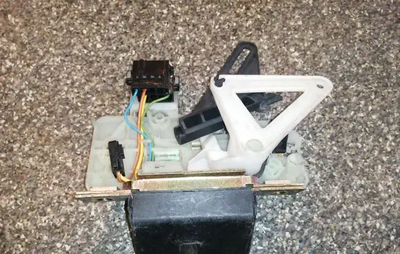 Volvo V70 Tailgate/trunk/boot lock/catch/latch