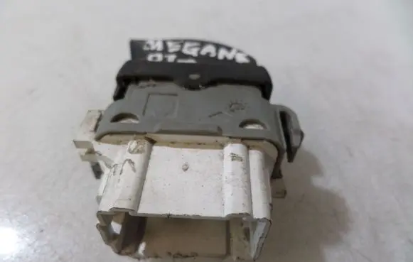 Renault Megane II Electric window control switch 28082