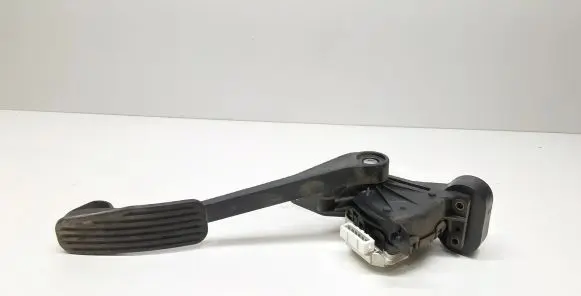 Volvo XC90 Accelerator throttle pedal 8634697