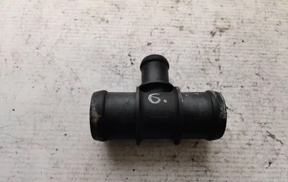 Volkswagen PASSAT B7 Engine coolant pipe/hose 323220