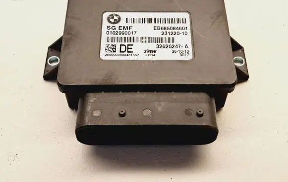 BMW 5 F10 F11 Hand brake control module 6850846 32620247A 0102990017