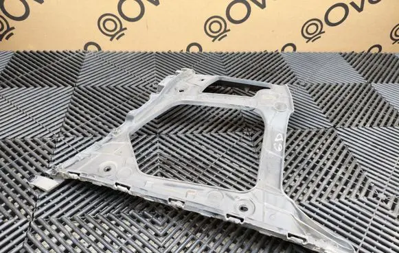 Audi Q7 4M Rear bumper mounting bracket 4M0807454