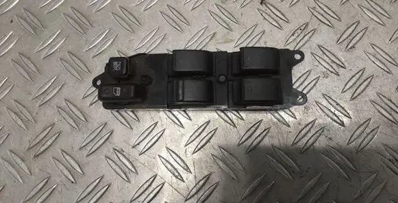 Toyota Corolla Verso AR10 Electric window control switch 8482002100