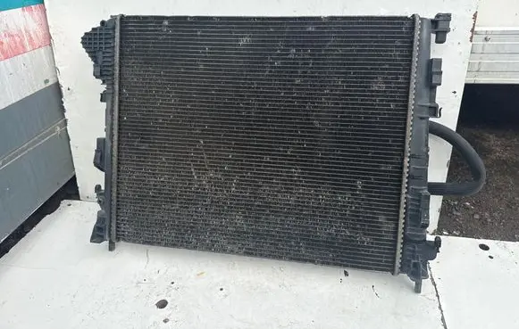 Opel Vivaro Coolant radiator 8200411166E 93854164 880598S