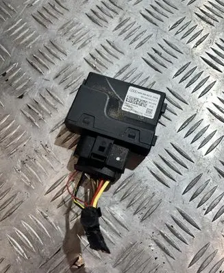 Audi A4 S4 B9 Fuel pump relay 8W0906093D