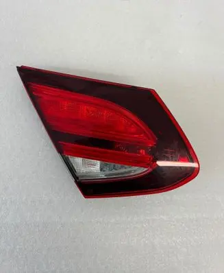 Mercedes-Benz C W205 Tailgate rear/tail lights A2059063505 00061031 2SD011786