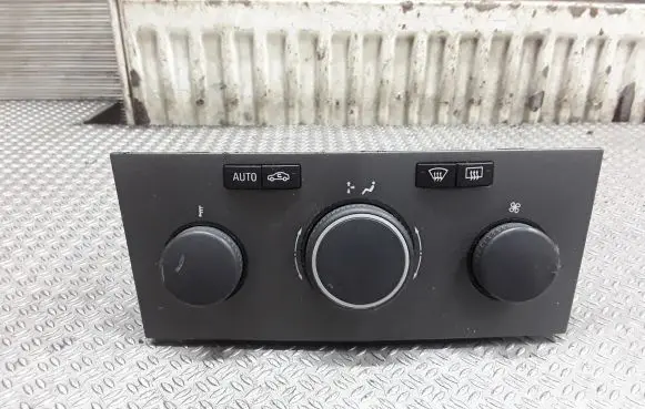 Opel Zafira B Climate control unit 13168100