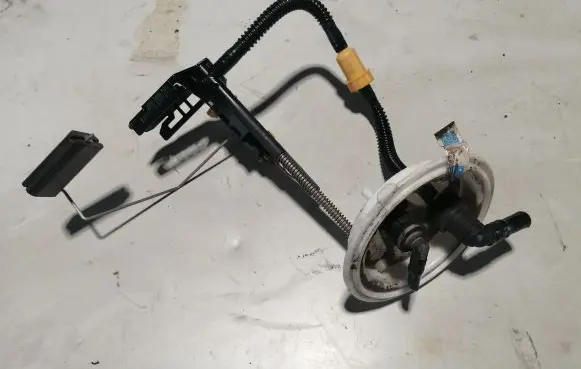 BMW 5 E60 E61 Fuel level sensor 6765849 0580303042