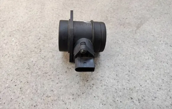 Volkswagen Sharan Mass air flow meter 028021712138 0280217121