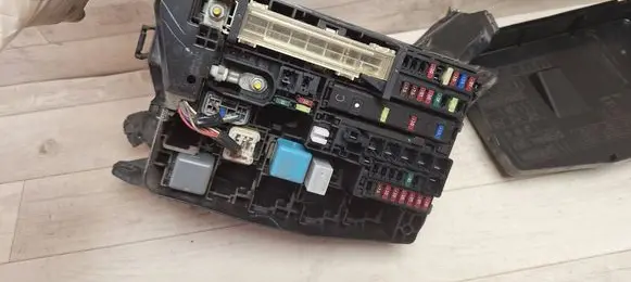 Toyota Auris 150 Fuse box set 8266202190