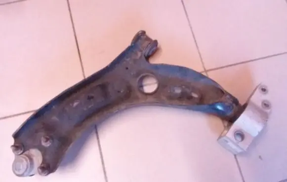 Volkswagen Golf VI Front lower control arm/wishbone 1K0407152BC