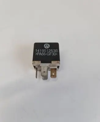 Volkswagen PASSAT B6 Other relay 141951253B