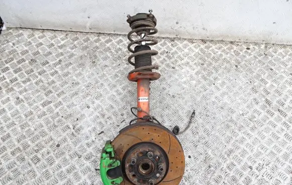 Volkswagen Golf VI Front wheel hub spindle knuckle