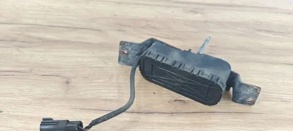 Volvo XC70 Headlight wiper motor 8620960