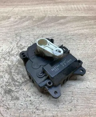 Toyota Avensis Verso Air flap motor/actuator 0637008600